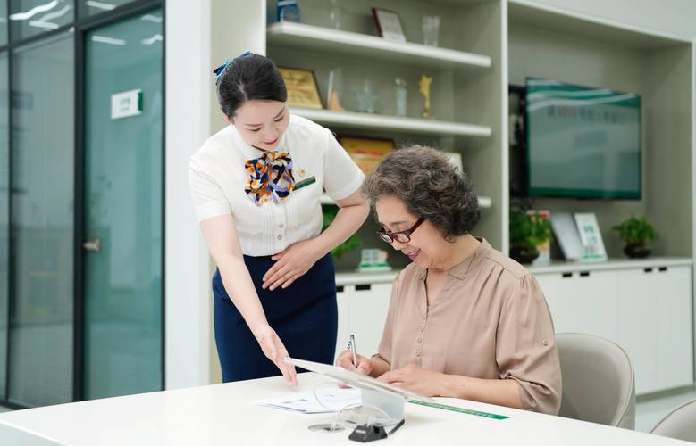 康泽医保卡怎么取现银行卡余额，很多人都搞错了